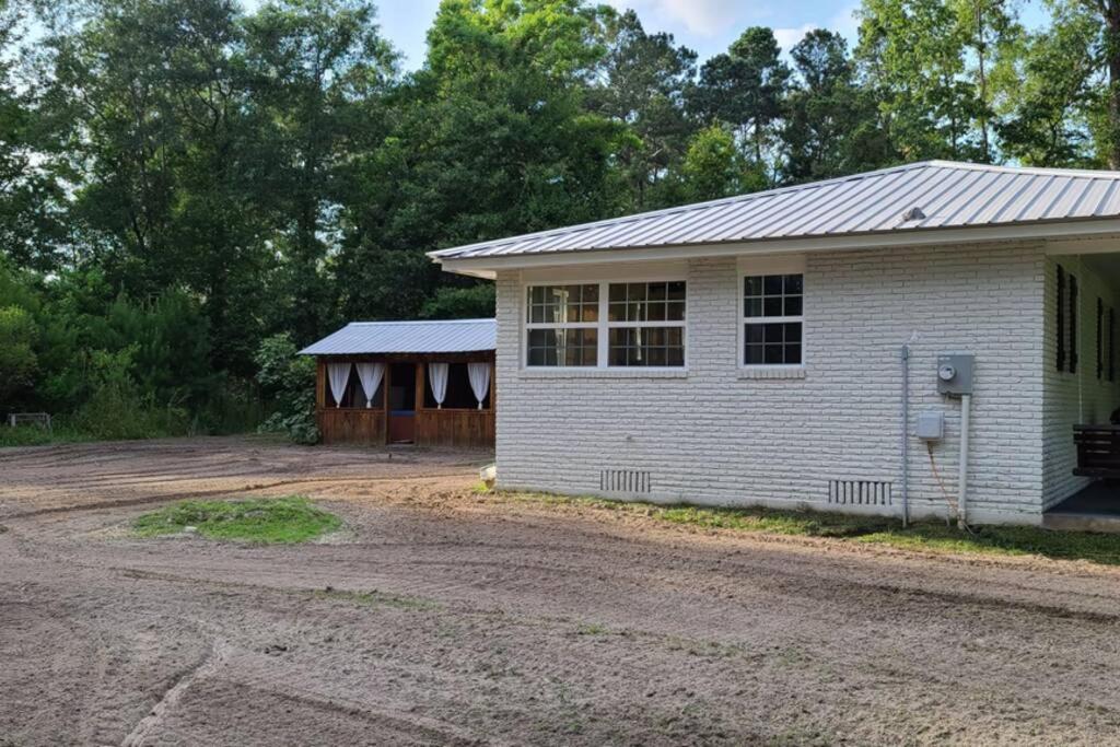 Farm House Stay With Soaking Tub And Hot Tub Barn Hammond Exterior foto